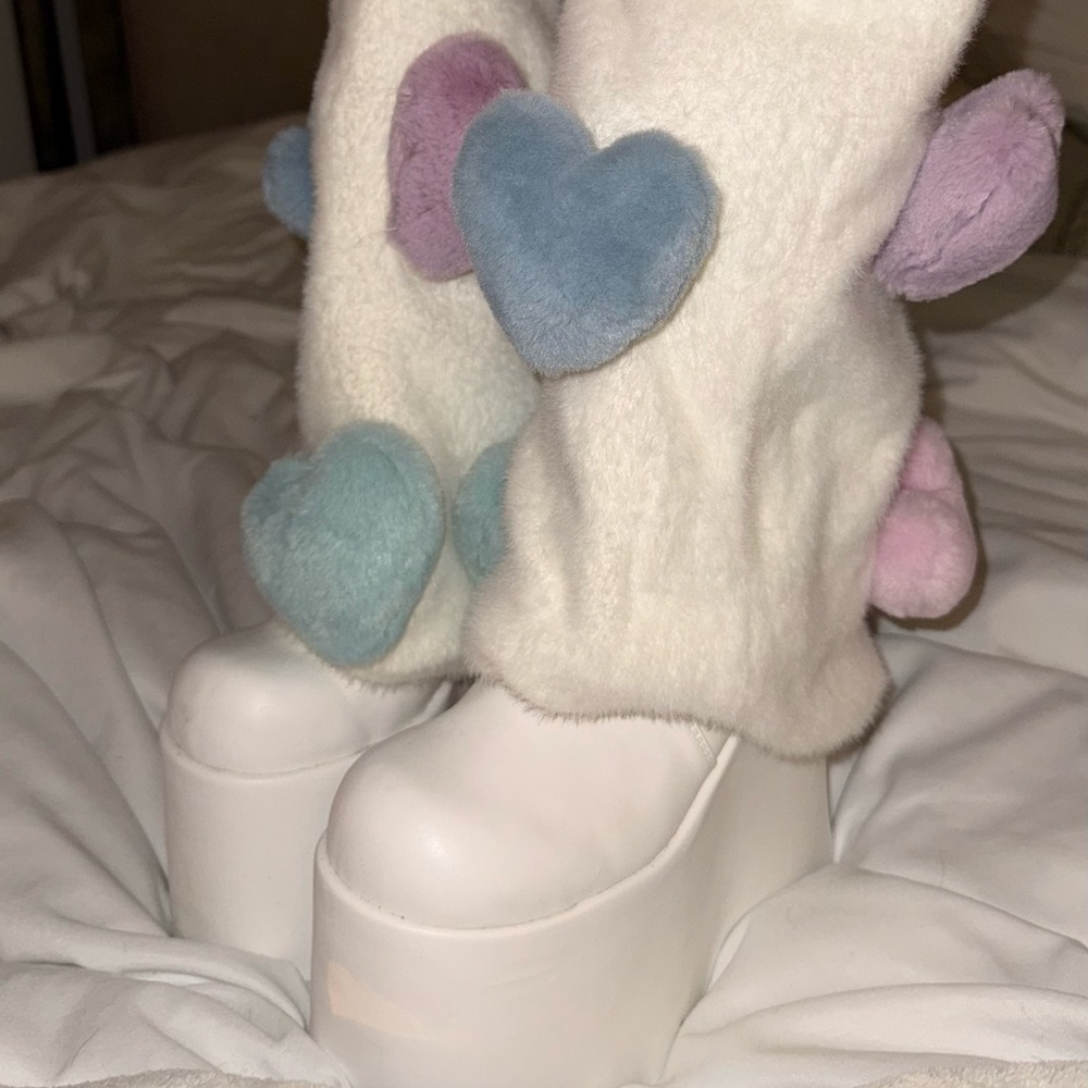 Heart-Patterned Leg Warmers Boots